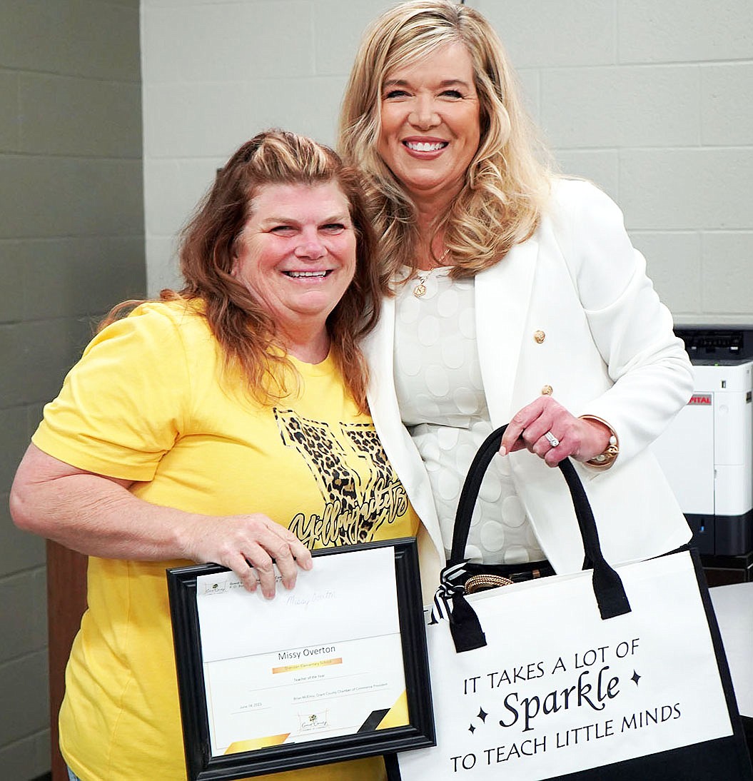 Sheridan Elementary School’s Missy Overton was named the Elementary Teacher of the Year for Sheridan schools. She was presented with the award by Sheridan Superintendent Dr. Karla Neathery.