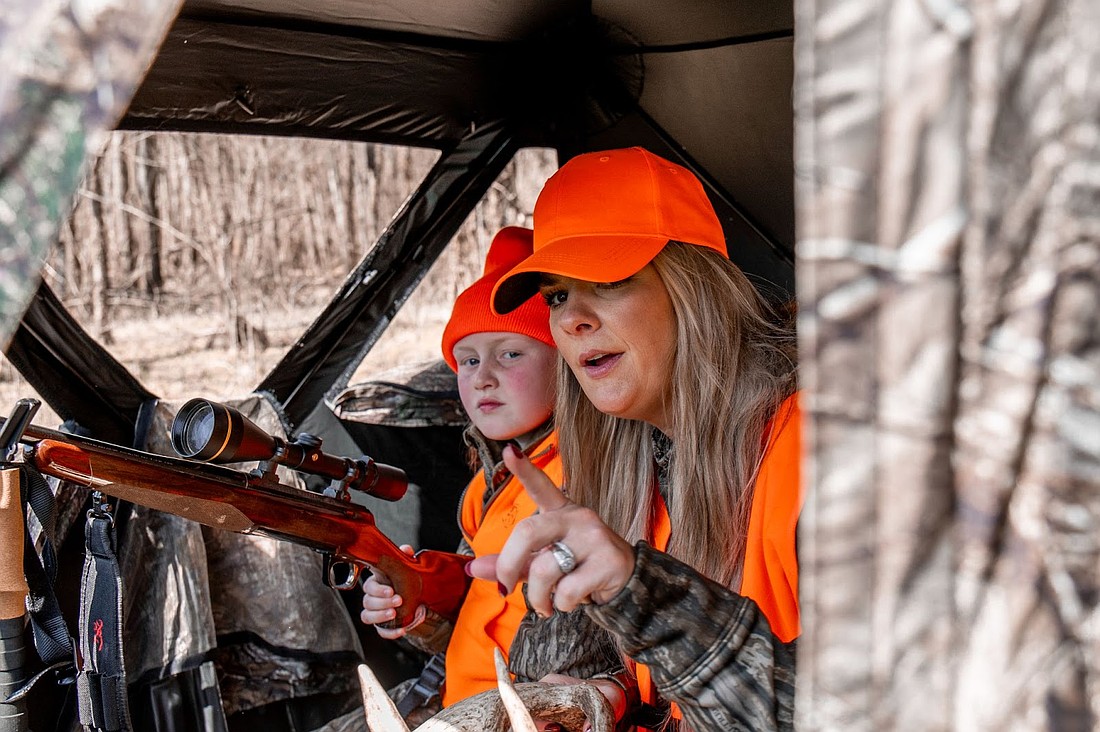 Adult mentors may call and assist youth hunters during the youth hunt, but the youngster needs to aim and shoot on their own. (Photo: AGFC)